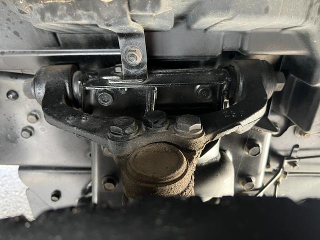 キャンター 　２ｔ　ダブルキャブ　６人乗り　リアヒーター　準中型　２トン　Ｗキャブ　オートマ　ＡＴ　２ペダル　ホイールライナー　３方開　グリルメッキ　コーナーメッキ　バンパーメッキ　積載量１．５００ｋｇ　ターボ車（51枚目）