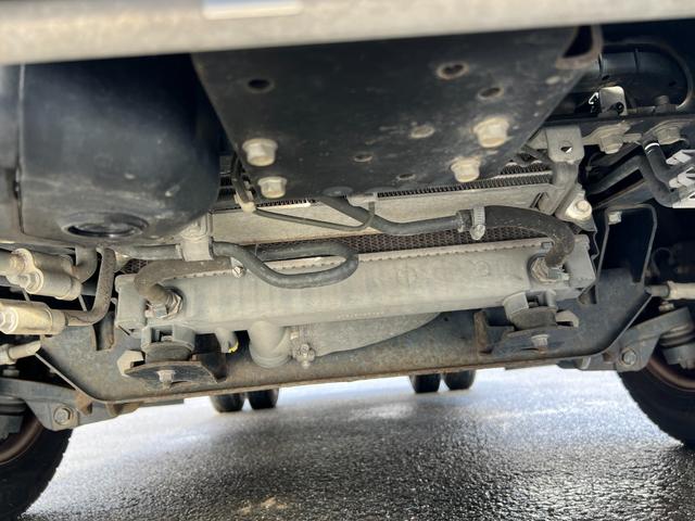 キャンター 　２ｔ　ダブルキャブ　６人乗り　リアヒーター　準中型　２トン　Ｗキャブ　オートマ　ＡＴ　２ペダル　ホイールライナー　３方開　グリルメッキ　コーナーメッキ　バンパーメッキ　積載量１．５００ｋｇ　ターボ車（52枚目）