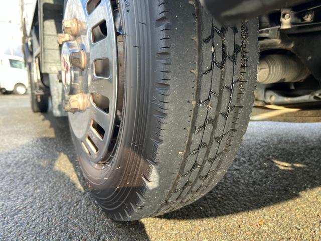 キャンター 　２ｔ　ダブルキャブ　６人乗り　リアヒーター　準中型　２トン　Ｗキャブ　オートマ　ＡＴ　２ペダル　ホイールライナー　３方開　グリルメッキ　コーナーメッキ　バンパーメッキ　積載量１．５００ｋｇ　ターボ車（55枚目）