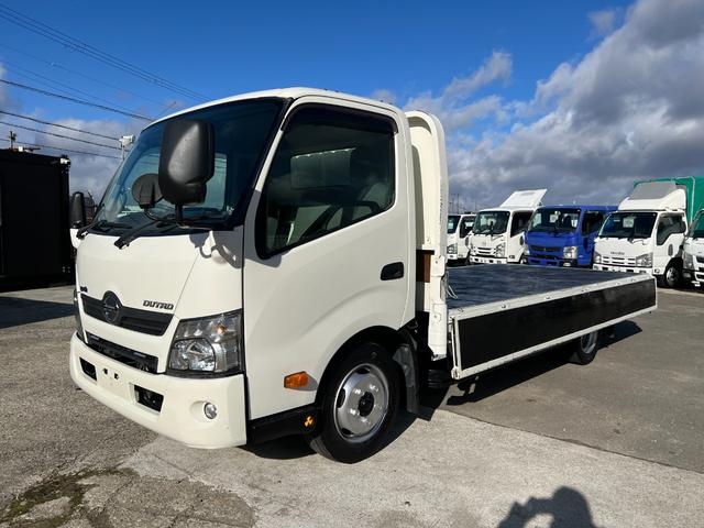 デュトロ 　２ｔ　平ボディ　準中型　ワイドロング　２トン　ヒラボディ　ミッション　ターボ車　バックモニター　電動格納ミラー　坂道補助装置　積載量２．０００ｋｇ　ＥＴＣ　車両総重量４．９４５ｋｇアイドリングストップ（10枚目）