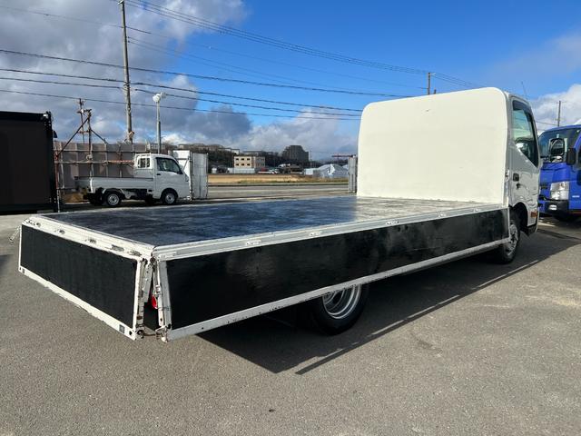 デュトロ 　２ｔ　平ボディ　準中型　ワイドロング　２トン　ヒラボディ　ミッション　ターボ車　バックモニター　電動格納ミラー　坂道補助装置　積載量２．０００ｋｇ　ＥＴＣ　車両総重量４．９４５ｋｇアイドリングストップ（14枚目）