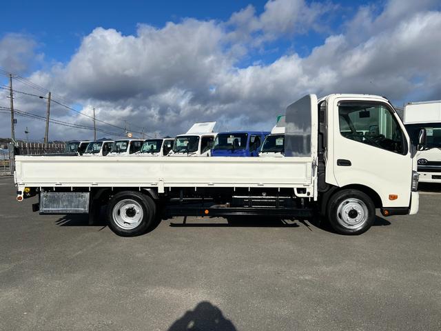 デュトロ 　２ｔ　平ボディ　準中型　ワイドロング　２トン　ヒラボディ　ミッション　ターボ車　バックモニター　電動格納ミラー　坂道補助装置　積載量２．０００ｋｇ　ＥＴＣ　車両総重量４．９４５ｋｇアイドリングストップ（17枚目）
