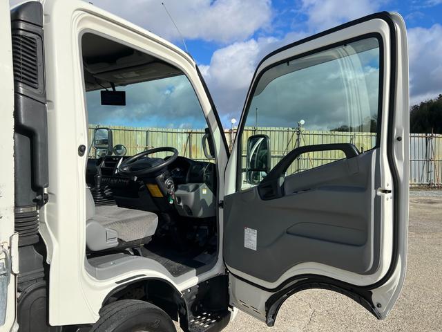 デュトロ 　２ｔ　平ボディ　準中型　ワイドロング　２トン　ヒラボディ　ミッション　ターボ車　バックモニター　電動格納ミラー　坂道補助装置　積載量２．０００ｋｇ　ＥＴＣ　車両総重量４．９４５ｋｇアイドリングストップ（19枚目）