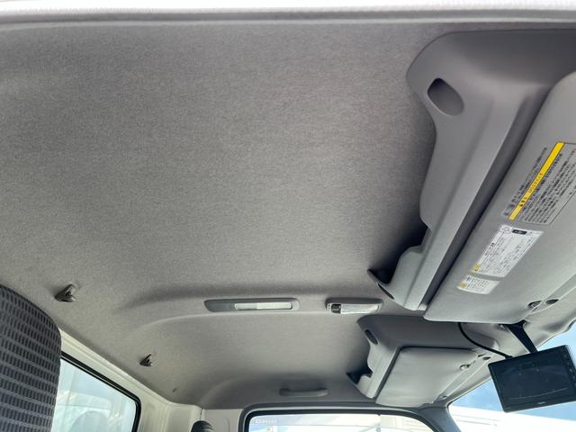 デュトロ 　２ｔ　平ボディ　準中型　ワイドロング　２トン　ヒラボディ　ミッション　ターボ車　バックモニター　電動格納ミラー　坂道補助装置　積載量２．０００ｋｇ　ＥＴＣ　車両総重量４．９４５ｋｇアイドリングストップ（20枚目）