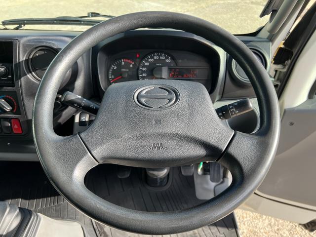 デュトロ 　２ｔ　平ボディ　準中型　ワイドロング　２トン　ヒラボディ　ミッション　ターボ車　バックモニター　電動格納ミラー　坂道補助装置　積載量２．０００ｋｇ　ＥＴＣ　車両総重量４．９４５ｋｇアイドリングストップ（22枚目）