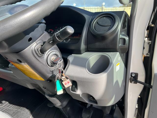 デュトロ 　２ｔ　平ボディ　準中型　ワイドロング　２トン　ヒラボディ　ミッション　ターボ車　バックモニター　電動格納ミラー　坂道補助装置　積載量２．０００ｋｇ　ＥＴＣ　車両総重量４．９４５ｋｇアイドリングストップ（24枚目）