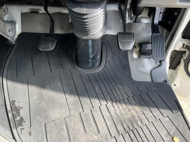 デュトロ 　２ｔ　平ボディ　準中型　ワイドロング　２トン　ヒラボディ　ミッション　ターボ車　バックモニター　電動格納ミラー　坂道補助装置　積載量２．０００ｋｇ　ＥＴＣ　車両総重量４．９４５ｋｇアイドリングストップ（29枚目）