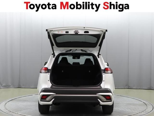 カローラクロス ハイブリッド　Ｚ　フルセグ　メモリーナビ　ミュージックプレイヤー接続可　バックカメラ　衝突被害軽減システム　ＥＴＣ　ドラレコ　ＬＥＤヘッドランプ　ワンオーナー　フルエアロ（12枚目）