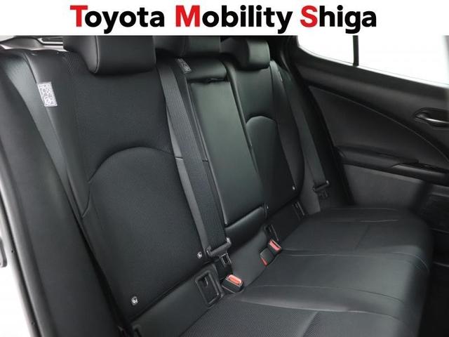 ＵＸ ＵＸ２５０ｈ　Ｆスポーツ　革シート　４ＷＤ　フルセグ　メモリーナビ　ＤＶＤ再生　ミュージックプレイヤー接続可　バックカメラ　衝突被害軽減システム　ＥＴＣ　ＬＥＤヘッドランプ　ワンオーナー（12枚目）