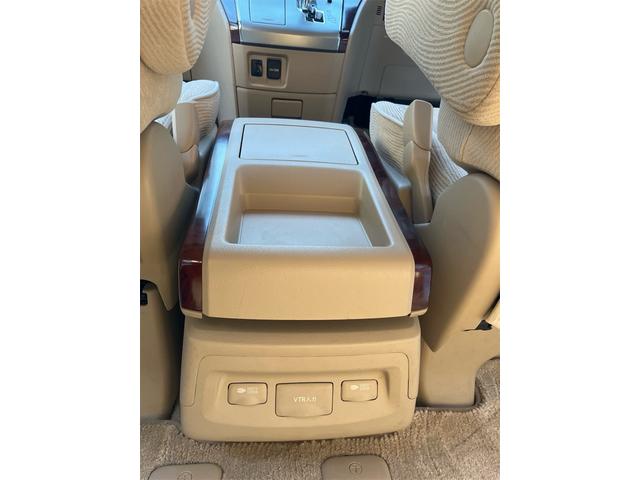 ヴェルファイア ２．４Ｖ　両側電動ドア　禁煙車　純正ナビＴＶ　Ｂｌｕｅｔｏｏｔｈ有　バックカメラ　ＥＴＣ　８人乗　スマートキー　スペキー有　助手席オットマンシート　純正ＨＩＤライト　両席Ｐシート　車検Ｒ９年１２月まで有（58枚目）