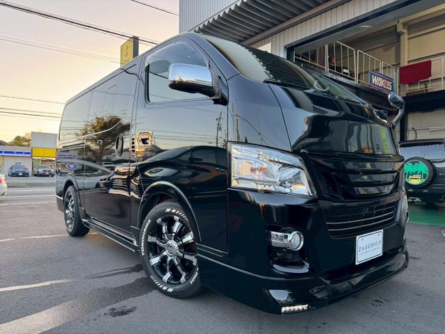 ＮＶ３５０キャラバンバン ロングプレミアムＧＸクロムギアパックバージョンブラク　シルクブレイズエアロ・１７ＡＷ・ヨコハマホワイトレター・ＬＥＤヘッド・グリル・リアスポ・社外テール・ロングバイザー・ＫＹＢショック・ナビ・ＴＶ・Ｂｔ接続・Ｂカメラ・コンビステア・レッドシートカバ・禁煙（2枚目）