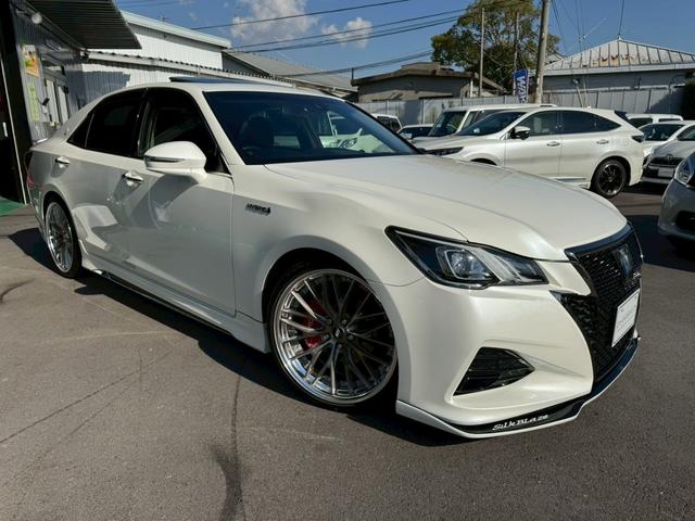 クラウンハイブリッド アスリートＳ　Ｊ－フロンティアリミテッド　シルクブレイズＦエアロ・モデリスタＳ・Ｒエアロ・モデリスタ４本出マフラー・ワーク２０ＡＷ・サンルーフ・レーダークルーズ・純正ナビ・ＴＶ・Ｂｔ接続・Ｂカメラ・レザーシート（3枚目）