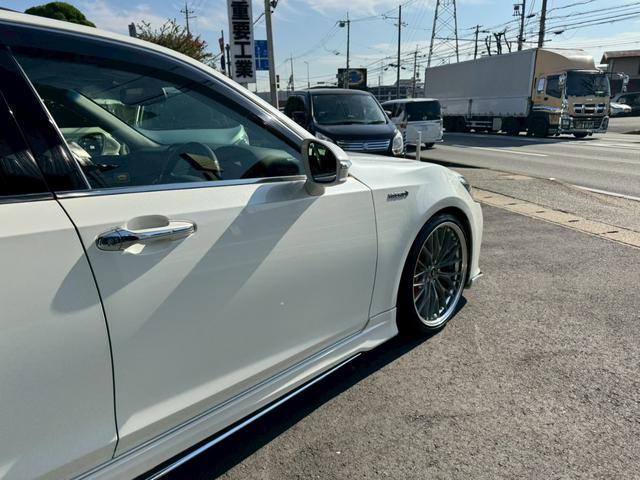 クラウンハイブリッド アスリートＳ　Ｊ－フロンティアリミテッド　シルクブレイズＦエアロ・モデリスタＳ・Ｒエアロ・モデリスタ４本出マフラー・ワーク２０ＡＷ・サンルーフ・レーダークルーズ・純正ナビ・ＴＶ・Ｂｔ接続・Ｂカメラ・レザーシート（17枚目）