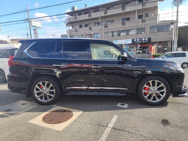 ＬＸ ＬＸ５７０　ＳＤナビ・フルセグ・マークレビンソン・リアシートエンターテインメントシステム・モデリスタエアロ・置型充電・２１インチＡＷ・ムーンルーフ・ＥＴＣ・クールボックス・カラーＨＵＤ・ＢＳＭ・シートヒーター（12枚目）