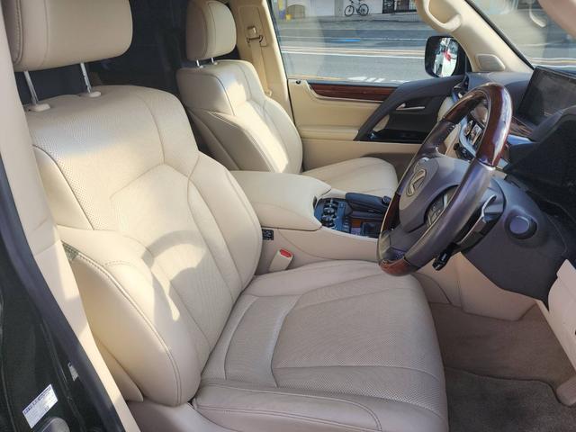 ＬＸ ＬＸ５７０　ＳＤナビ・フルセグ・マークレビンソン・リアシートエンターテインメントシステム・モデリスタエアロ・置型充電・２１インチＡＷ・ムーンルーフ・ＥＴＣ・クールボックス・カラーＨＵＤ・ＢＳＭ・シートヒーター（13枚目）
