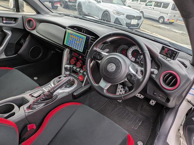 ８６ ＧＴ　ＴＲＤエアロ　マフラー（4枚目）
