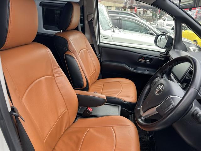 ヴォクシー ＺＳ　煌ＩＩ　パナソニック９インチナビ・アルパイン後席モニター・社外スピーカー・フルセグ・バックカメラ・両側パワースライドドア・シートカバー・ＥＴＣ・ステアリングリモコン・アイドリングストップ（5枚目）