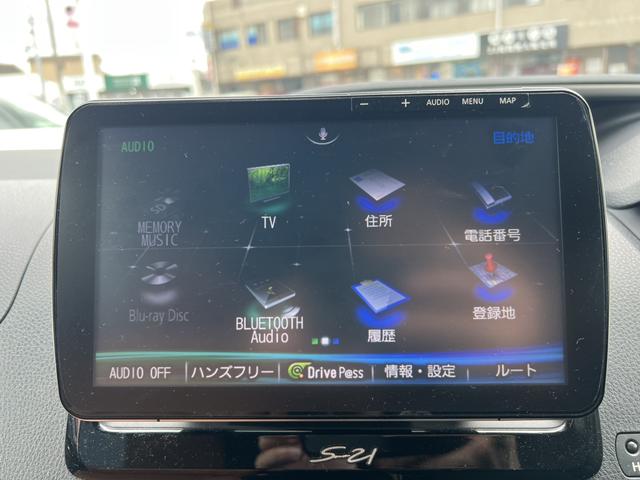 ヴォクシー ＺＳ　煌ＩＩ　パナソニック９インチナビ・アルパイン後席モニター・社外スピーカー・フルセグ・バックカメラ・両側パワースライドドア・シートカバー・ＥＴＣ・ステアリングリモコン・アイドリングストップ（8枚目）