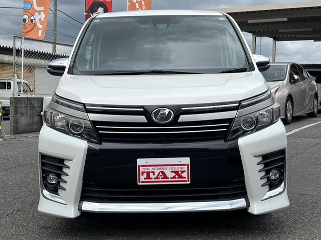 ヴォクシー ＺＳ　煌ＩＩ　パナソニック９インチナビ・アルパイン後席モニター・社外スピーカー・フルセグ・バックカメラ・両側パワースライドドア・シートカバー・ＥＴＣ・ステアリングリモコン・アイドリングストップ（21枚目）