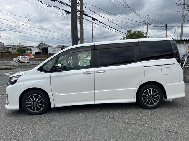 ヴォクシー ＺＳ　煌ＩＩ　パナソニック９インチナビ・アルパイン後席モニター・社外スピーカー・フルセグ・バックカメラ・両側パワースライドドア・シートカバー・ＥＴＣ・ステアリングリモコン・アイドリングストップ（24枚目）