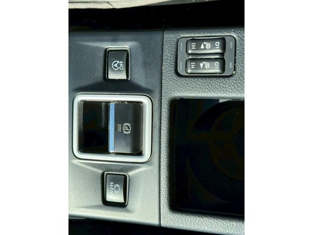 レヴォーグ 1.6STIスポーツアイサイト 社外8インチナビ フルセグTV バックカメラ デジタルインナーミラー ETC クルーズコントロール シートヒーター ブラインドスポットモニター ドライブレコーダー(11枚目)