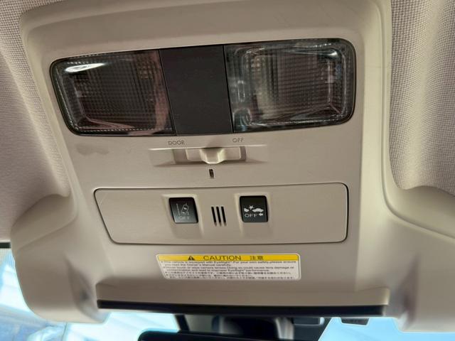 レヴォーグ 1.6STIスポーツアイサイト 社外8インチナビ フルセグTV バックカメラ デジタルインナーミラー ETC クルーズコントロール シートヒーター ブラインドスポットモニター ドライブレコーダー(13枚目)