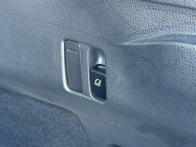 レヴォーグ 1.6STIスポーツアイサイト 社外8インチナビ フルセグTV バックカメラ デジタルインナーミラー ETC クルーズコントロール シートヒーター ブラインドスポットモニター ドライブレコーダー(19枚目)