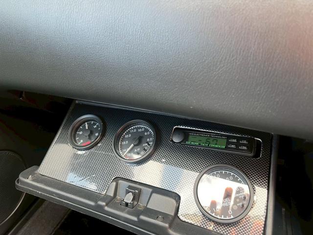 スカイライン ＧＴ－Ｒ　ミッドナイトパープル・ディーラー記録有３８９５２キロ時ニスモメーター交換・現在４６２１１キロ・合算８４２４７キロ（11枚目）