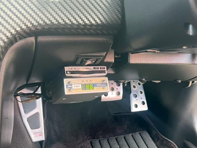 スカイライン ＧＴ－Ｒ　ミッドナイトパープル・ディーラー記録有３８９５２キロ時ニスモメーター交換・現在４６２１１キロ・合算８４２４７キロ（13枚目）