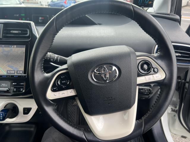 プリウス Ｓツーリングセレクション　バックカメラ・純正９インチナビ・ＥＴＣ・フルセグ・ステアリングリモコン・クルーズコントロール（6枚目）