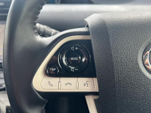 プリウス Ｓツーリングセレクション　バックカメラ・純正９インチナビ・ＥＴＣ・フルセグ・ステアリングリモコン・クルーズコントロール（7枚目）