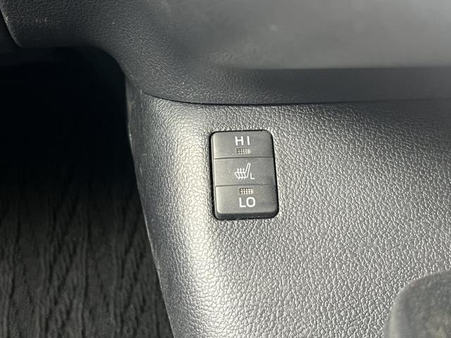 プリウス Ｓツーリングセレクション　バックカメラ・純正９インチナビ・ＥＴＣ・フルセグ・ステアリングリモコン・クルーズコントロール（16枚目）