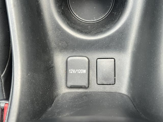 プリウス Ｓツーリングセレクション　バックカメラ・純正９インチナビ・ＥＴＣ・フルセグ・ステアリングリモコン・クルーズコントロール（20枚目）