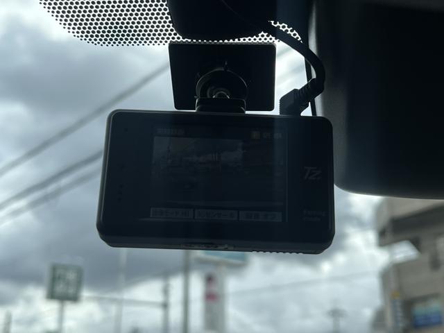 プリウス Ｓツーリングセレクション　バックカメラ・純正９インチナビ・ＥＴＣ・フルセグ・ステアリングリモコン・クルーズコントロール（25枚目）