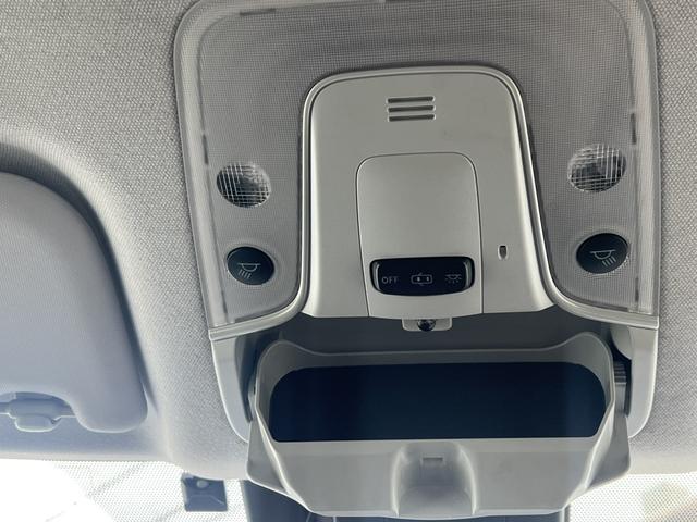 プリウス Ｓツーリングセレクション　バックカメラ・純正９インチナビ・ＥＴＣ・フルセグ・ステアリングリモコン・クルーズコントロール（28枚目）