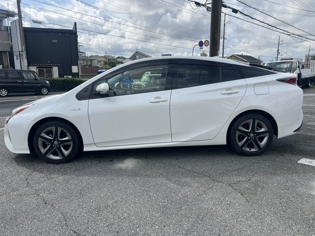 プリウス Ｓツーリングセレクション　バックカメラ・純正９インチナビ・ＥＴＣ・フルセグ・ステアリングリモコン・クルーズコントロール（42枚目）