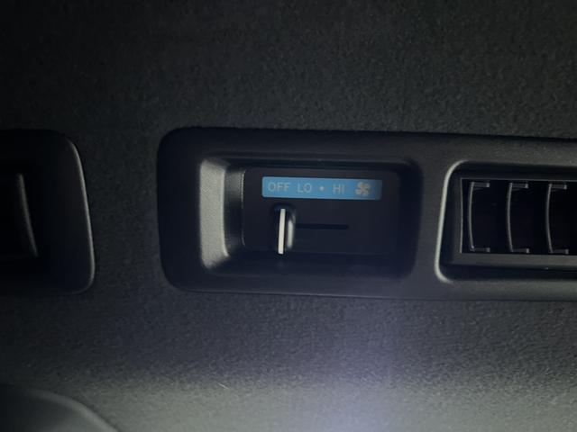 ハイエースバン スーパーGL ダークプライムII アルパインBIGX・360度カメラ・両側パワースライドドア・バッドマンフェイス・ヴァレンティテールランプ・フルセグ・デジタルインナーミラーヒッチメンバー・HDMI・ETC・ステアリングリモコン(29枚目)