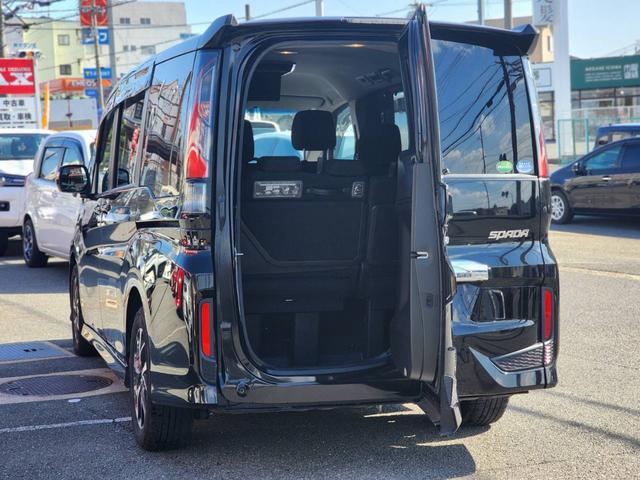 ステップワゴンスパーダ スパーダ　ホンダセンシング　ギャザーズナビ・フルセグ・フリップダウンモニター・ＥＴＣ２．０・両側パワースライドドア・わくわくゲート・ドラレコ前後・Ｂカメラ（8枚目）