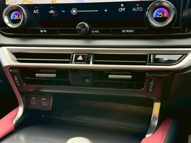 ＲＸ ＲＸ３５０　Ｆスポーツ　パノラマルーフ　オレンジキャリパー　純正ナビ　フルセグＴＶ　バックカメラ　全方位モニター　ＨＤＭＩ端子　クルーズコントロール　ドライブレコーダー　ＥＴＣ　ブラックルーフレール　ヘッドアップディスプレイ（9枚目）