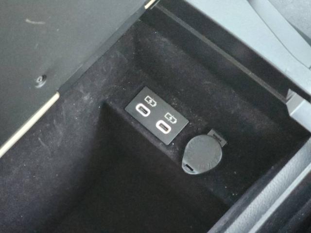 ＥＳ ＥＳ３００ｈ　バージョンＬ　純正ナビ・フルセグ・デジタルインナーミラー・ＥＴＣ・シートヒーター・ベンチレーション・ステアリングヒーター・パワーバックドア・ＢＳＭ・パノラミックビューモニター・リアスポイラー（26枚目）