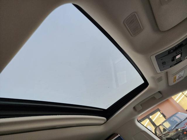 ＥＳ ＥＳ３００ｈ　バージョンＬ　純正ナビ・フルセグ・デジタルインナーミラー・ＥＴＣ・シートヒーター・ベンチレーション・ステアリングヒーター・パワーバックドア・ＢＳＭ・パノラミックビューモニター・リアスポイラー（35枚目）