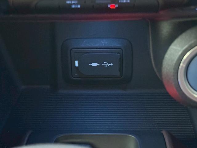 ハリアーハイブリッド Ｚ　レザーパッケージ　モデリスタエアロ　全方位モニター　デジタルインナーミラー　ＪＢＬサウンド　シートヒーター　シートベンチレーション　クルーズコントロール　ＥＴＣ２．０　パワーシート　純正ナビ　フルセグＴＶ　バックカメラ（13枚目）