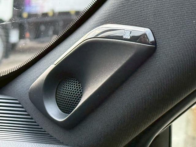 ハリアーハイブリッド Ｚ　レザーパッケージ　モデリスタエアロ　全方位モニター　デジタルインナーミラー　ＪＢＬサウンド　シートヒーター　シートベンチレーション　クルーズコントロール　ＥＴＣ２．０　パワーシート　純正ナビ　フルセグＴＶ　バックカメラ（18枚目）