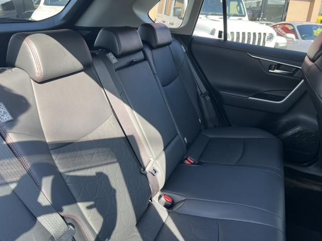 ＲＡＶ４ アドベンチャー　オフロードパッケージ　ＴＲＤ（Ｆ・Ｒ）・バックカメラ・ブラインドスポットモニタ・デジタルインナーミラー・純正ディスプレイオーディオ・ハンドルヒーター・シートベンチレーション・ステアリングリモコン・１００Ｖコンセント・ＥＴＣ（35枚目）