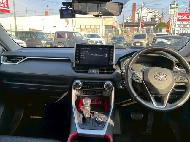 RAV4 アドベンチャー オフロードパッケージ 純正8インチナビ・360度カメラ・デジタルインナーミラー・ハンドルヒーター・パワーバックドア・ルーフレール・BSM・ETC・運転席パワーシート・シートヒーター・シートベンチレーション(3枚目)