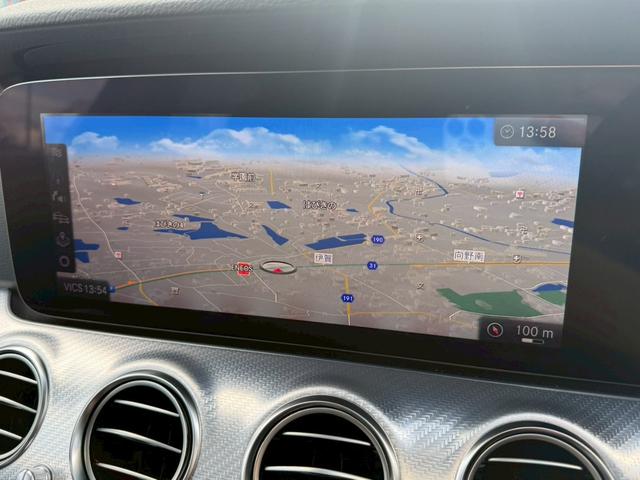 Ｅクラスオールテレイン Ｅ２２０ｄ　４マチック　オールテレイン　エクスクルーシブパッケージ（パノラミックスライディングルーフ　ヘッドアップディスプレイ　シートベンチレーション）　ブルメスターサラウンド　レザーシート　ブラインドスポットモニター　３６０°カメラ（7枚目）