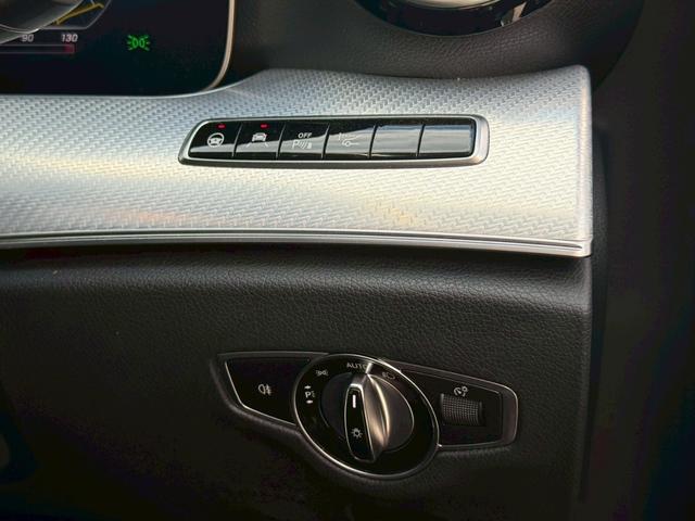 Ｅクラスオールテレイン Ｅ２２０ｄ　４マチック　オールテレイン　エクスクルーシブパッケージ（パノラミックスライディングルーフ　ヘッドアップディスプレイ　シートベンチレーション）　ブルメスターサラウンド　レザーシート　ブラインドスポットモニター　３６０°カメラ（12枚目）