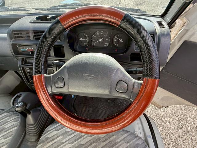 ハイゼットトラック ダンプ　純正オーディオ（4枚目）