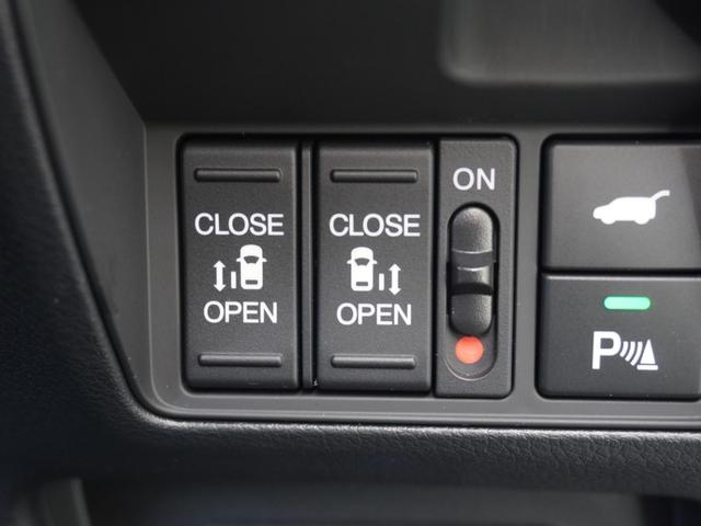 オデッセイハイブリッド e:HEVアブソルート・EX 弊社元デモカー 11インチナビ(純正用品LXM247VFLi) 全周囲カメラ ドラレコ ETC 両側電動スライドドア シートヒーター Bluetooth LEDヘッドライト パドルシフト オットマン(17枚目)