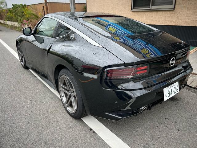 フェアレディZ ベースグレード 6速MT フルセグナビ バックカメラ Bluetooth接続 レーダークルーズコントロール キーレス プッシュスタート マット(3枚目)